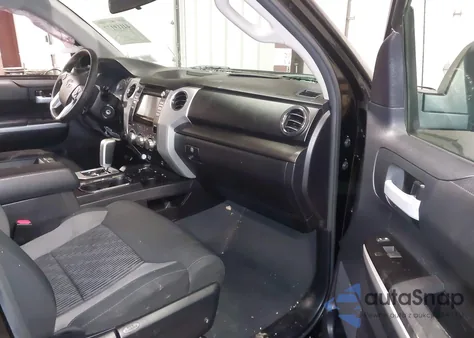 2015 Toyota Tundra Sr 5.7L V8 z USA, uszkodzony, nr VIN 5TFUY5F10FX453509